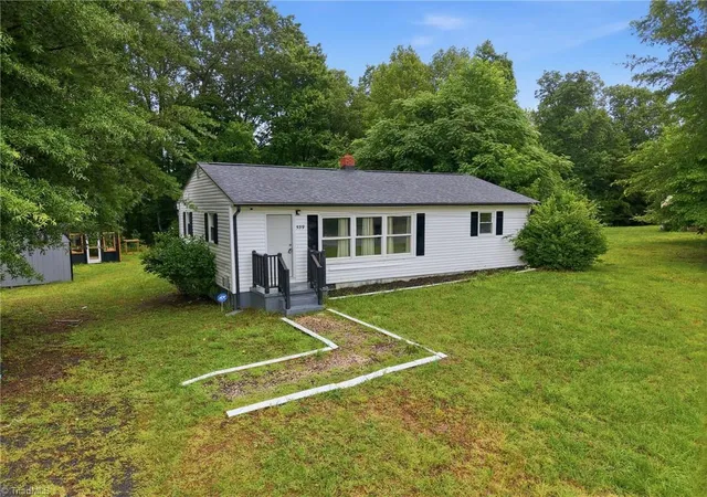 Homes for sale in Eden, NC | 539 Piney Fork Church Rd, Eden, NC 27288 | MLS# 1225369
