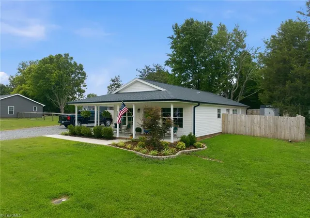 image of 408 Grandview Ave, Liberty, NC 27298 | MLS# 1227388