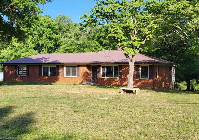 Homes for sale in Lexington, NC | 2678 Allred Rd, Lexington, NC 27292 | MLS# 1227131