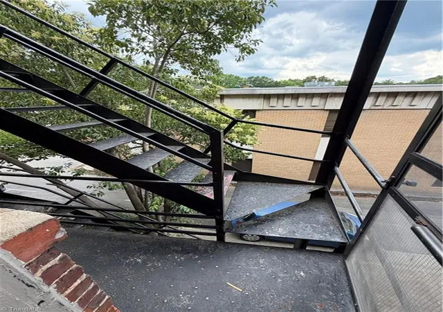21st image of 828 N Elm St #E4, Greensboro, NC 27401 | MLS# 1224690