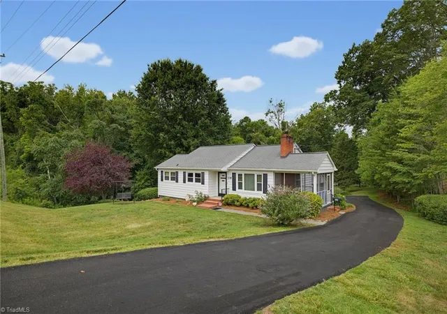 3rd image of 339 Petree Rd, Winston Salem, NC 27106 | MLS# 1226024