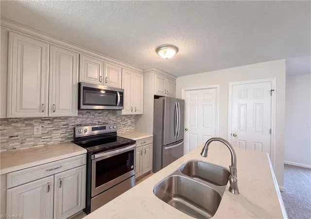 2nd image of 889 Salem Pointe Ln, Winston Salem, NC 27101 | MLS# 1230039