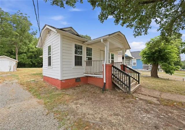 Photo 3 of Sale Pending at 1020 Rainey St, Burlington, NC 27217 | MLS# 1225108 | Listing updated on 2026-08-31