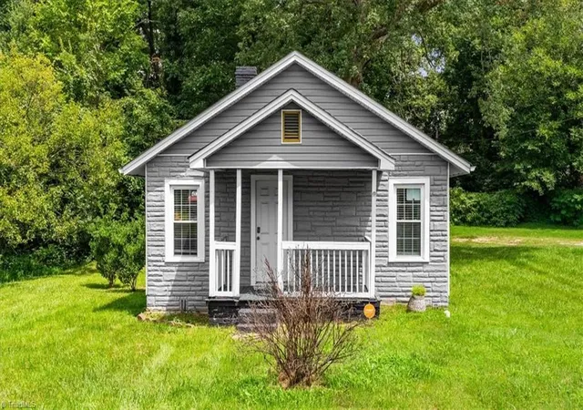 1st image of 300 Druid St, High Point, NC 27265 | MLS# 1230548