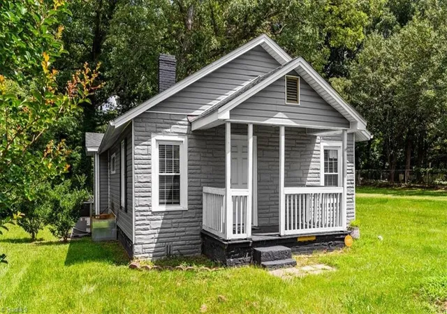 3rd image of 300 Druid St, High Point, NC 27265 | MLS# 1230548