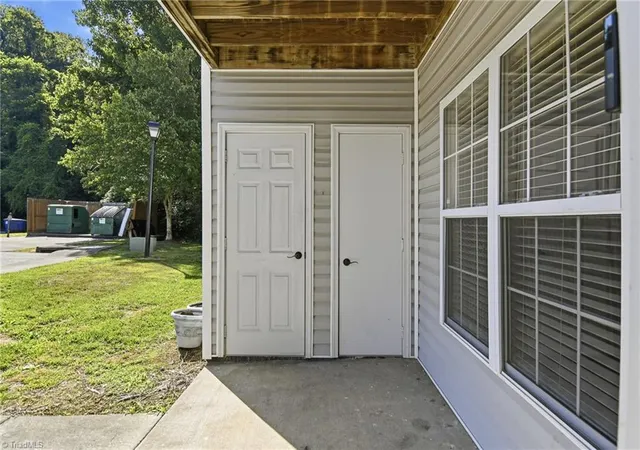 28th image of 514 Rivertree Ln, Winston Salem, NC 27103 | MLS# 1229785