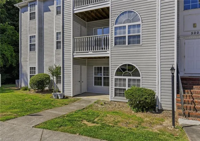 3rd image of 514 Rivertree Ln, Winston Salem, NC 27103 | MLS# 1229785
