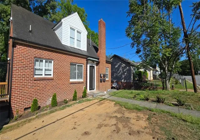 Photo 2 of Sale Pending at 2912 Woodleigh St, Winston Salem, NC 27127 | MLS# 1228318 | Listing updated on 2026-09-05