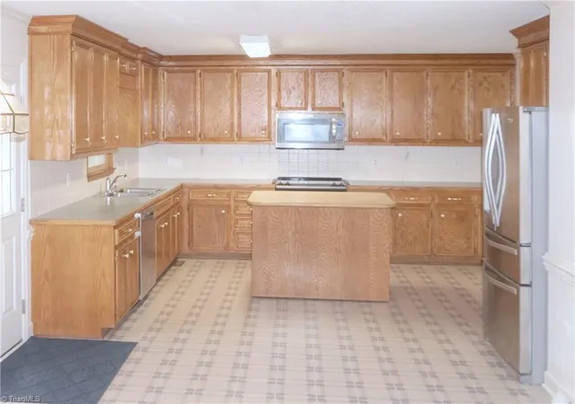 3rd image of 6125 Tennyson Dr, Kernersville, NC 27284 | MLS# 1225894
