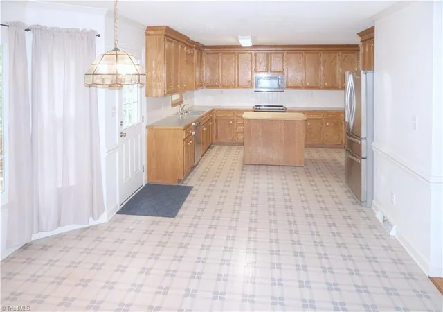4th image of 6125 Tennyson Dr, Kernersville, NC 27284 | MLS# 1225894