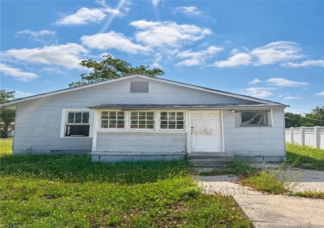 Photo 3 of Single family home for sale at 1203 Valley View St, Greensboro, NC 27405 | MLS# 1230365 | Listing updated on 2026-08-06