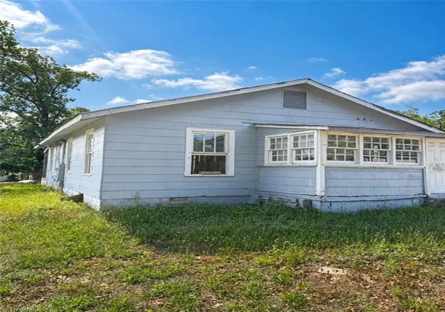 Photo 4 of Single family home for sale at 1203 Valley View St, Greensboro, NC 27405 | MLS# 1230365 | Listing updated on 2026-08-06