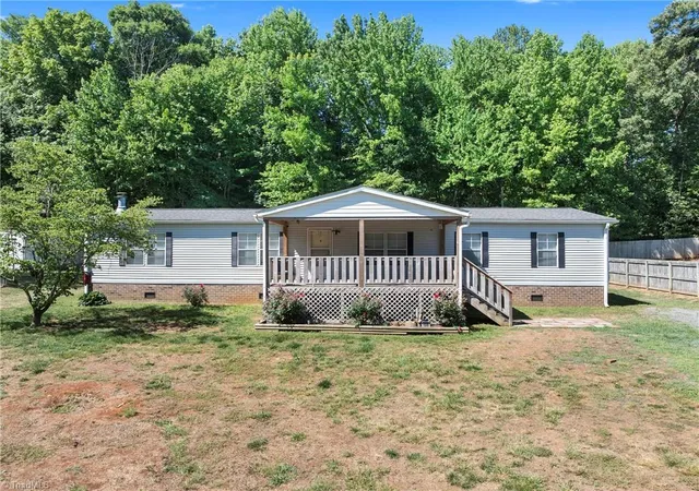 Homes for sale in Thomasville, NC | 199 Sable Ln, Thomasville, NC 27360 | MLS# 1224422