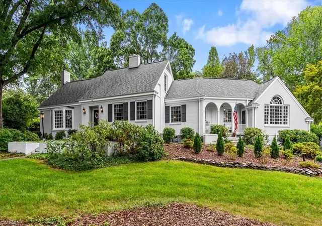 3rd image of 3400 Starmount Dr, Greensboro, NC 27403 | MLS# 1229900