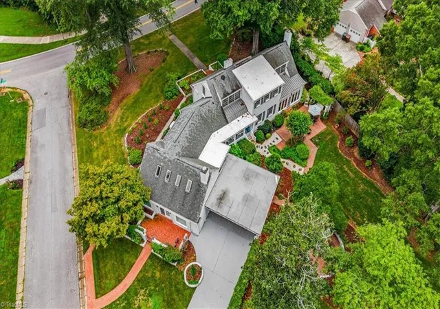 4th image of 3400 Starmount Dr, Greensboro, NC 27403 | MLS# 1229900