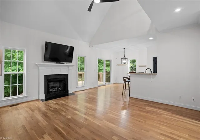 Photo 5 of Single family home for sale at 220 Drake Ln, Lexington, NC 27295 | MLS# 1226377 | Listing updated on 2026-08-22
