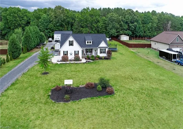 Photo 4 of Single family home for sale at 285 Washburn Rd, Madison, NC 27025 | MLS# 1224784 | Listing updated on 2026-09-12