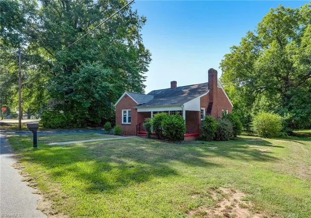 Homes for sale in Reidsville, NC | 417 Martin St, Reidsville, NC 27320 | MLS# 1226494
