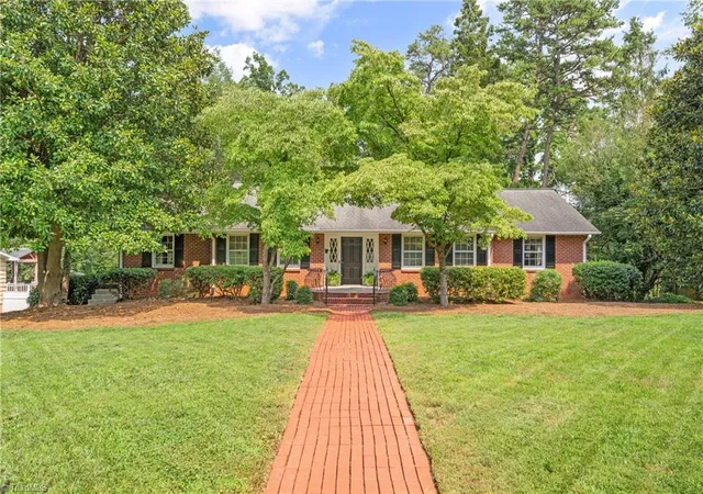 1st image of 817 Clovelly Rd, Winston Salem, NC 27106 | MLS# 1229606