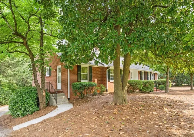 Photo 3 of Single family home for sale at 817 Clovelly Rd, Winston Salem, NC 27106 | MLS# 1229606 | Listing updated on 2026-07-31