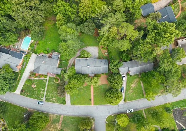 43rd image of 817 Clovelly Rd, Winston Salem, NC 27106 | MLS# 1229606