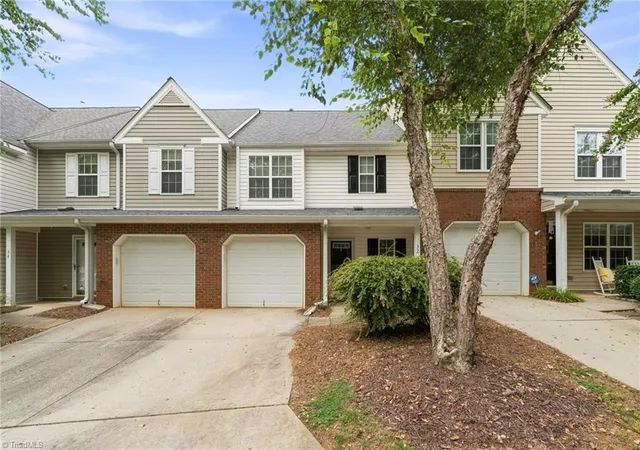 3rd image of 32 Josephine Cir, Greensboro, NC 27410 | MLS# 1231395