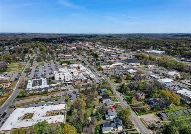 Photo 4 of Sale Pending at 712 S Main St, Reidsville, NC 27320 | MLS# 1215278 | Listing updated on 2026-10-06