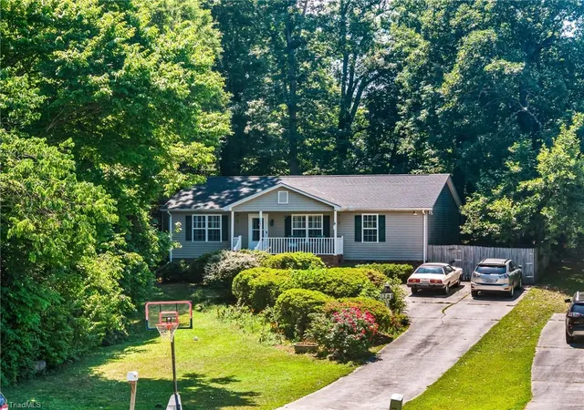 2nd image of 26 Tesh St, Thomasville, NC 27360 | MLS# 1222235