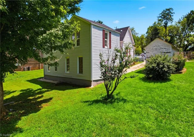 Photo 4 of Single family home for sale at 1115 Trogdon St, North Wilkesboro, NC 28659 | MLS# 1230908 | Listing updated on 2026-08-17