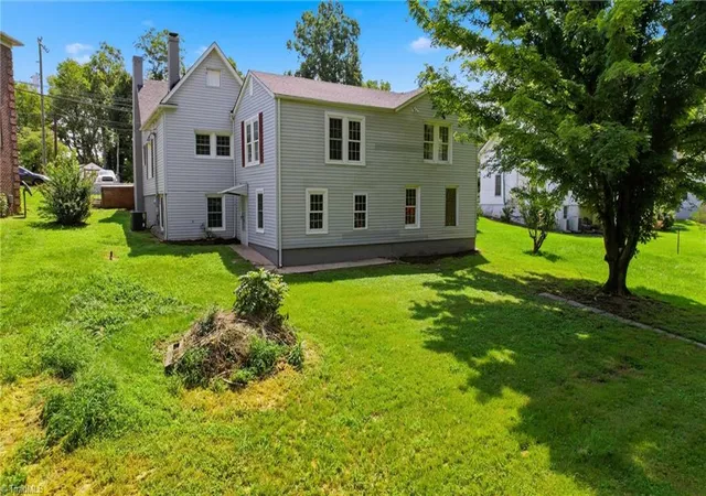 Photo 5 of Single family home for sale at 1115 Trogdon St, North Wilkesboro, NC 28659 | MLS# 1230908 | Listing updated on 2026-08-17