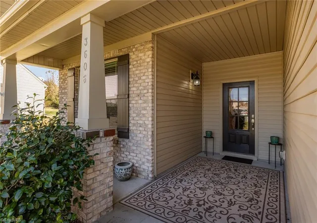 2nd image of 3606 Sainsbury Ln, Greensboro, NC 27409 | MLS# 1201782