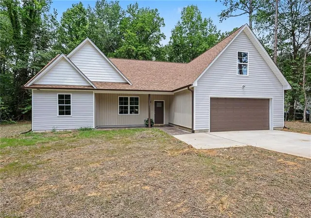 1st image of 125 City Line Dr, Thomasville, NC 27360 | MLS# 1228745