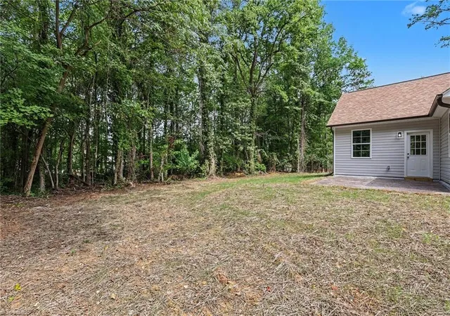 30th image of 125 City Line Dr, Thomasville, NC 27360 | MLS# 1228745