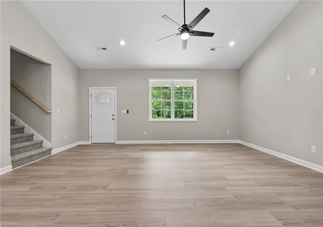 Photo 3 of Sale Pending at 125 City Line Dr, Thomasville, NC 27360 | MLS# 1228745 | Listing updated on 2026-09-14
