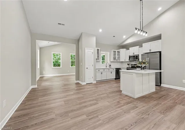 Photo 4 of Sale Pending at 125 City Line Dr, Thomasville, NC 27360 | MLS# 1228745 | Listing updated on 2026-09-14