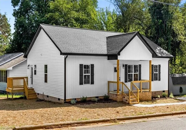 Photo 3 of Single family home for sale at 3719 Sharon Ave, Greensboro, NC 27405 | MLS# 1230498 | Listing updated on 2026-09-14