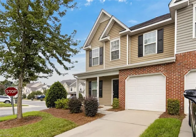 Photo 2 of Single family home for sale at 350 Robyns Glen Cir, Greensboro, NC 27409 | MLS# 1229730 | Listing updated on 2026-08-01