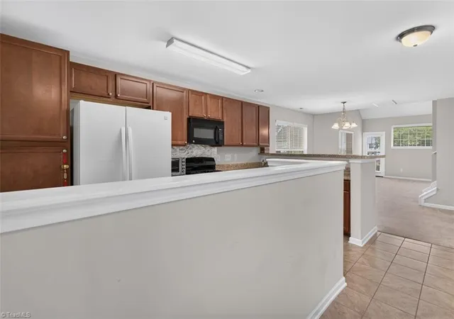 Photo 3 of Single family home for sale at 350 Robyns Glen Cir, Greensboro, NC 27409 | MLS# 1229730 | Listing updated on 2026-08-01