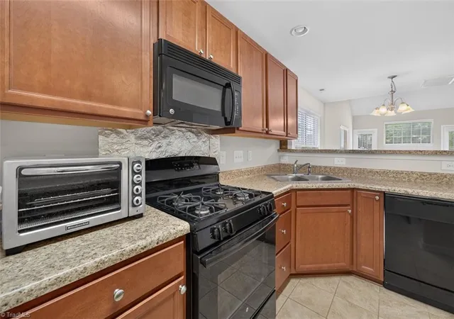 Photo 3 of Single family home for sale at 350 Robyns Glen Cir, Greensboro, NC 27409 | MLS# 1229730 | Listing updated on 2026-08-01