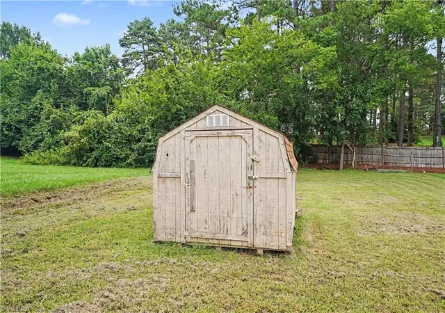 33rd image of 308 Bristol St, Lexington, NC 27292 | MLS# 1219802