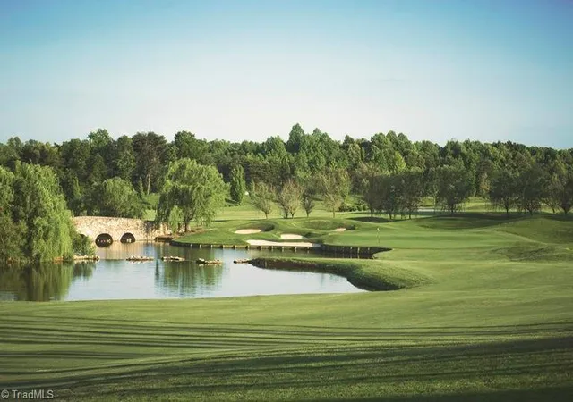 4th image of 5203 Postbridge Dr, Greensboro, NC 27407 | MLS# 1073058