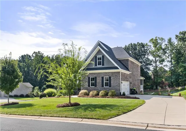 Photo 4 of Single family home for sale at 2748 Bartlett Ln, Clemmons, NC 27012 | MLS# 1233120 | Listing updated on 2026-09-13
