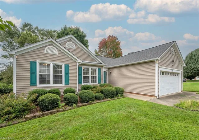 Photo 4 of Sale Pending at 125 Lonetree Dr, Advance, NC 27006 | MLS# 1233011 | Listing updated on 2026-10-03