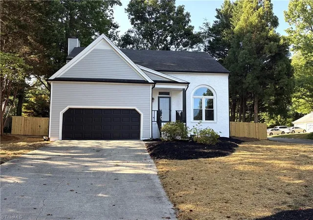 4th image of 6100 Clarkwood Cir, Greensboro, NC 27410 | MLS# 1227265