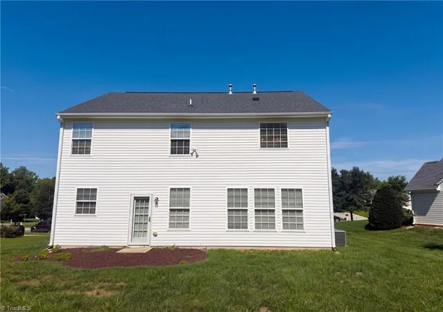 Photo 4 of Single family home for sale at 518 Macgregor Dr, Burlington, NC 27217 | MLS# 1230679 | Listing updated on 2026-09-20