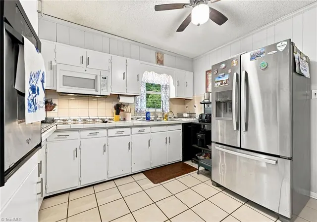 Photo 4 of Single family home for sale at 5703 Summit Ave, Browns Summit, NC 27214 | MLS# 1229357 | Listing updated on 2026-09-25