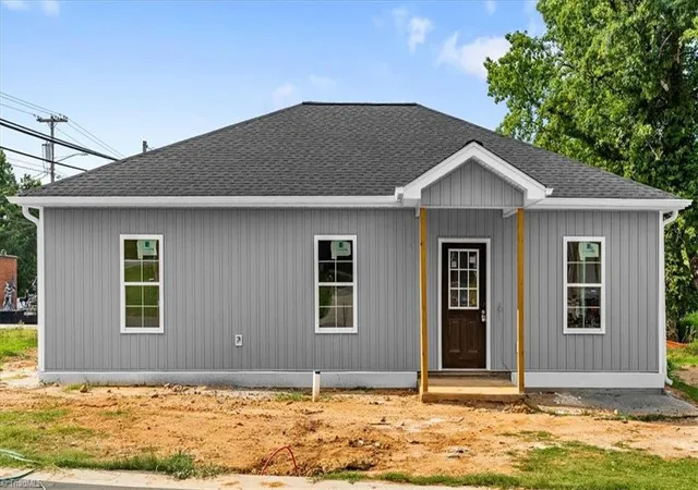 Photo 2 of Single family home for sale at 816 Vail Ave, High Point, NC 27260 | MLS# 1228546 | Listing updated on 2026-07-22