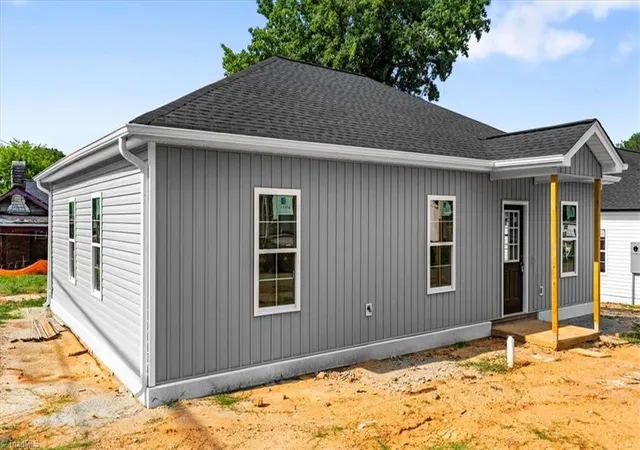 Photo 3 of Single family home for sale at 816 Vail Ave, High Point, NC 27260 | MLS# 1228546 | Listing updated on 2026-07-22