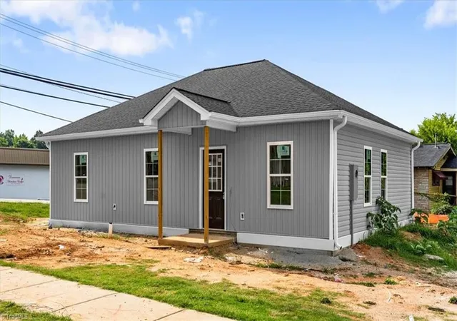 Photo 3 of Single family home for sale at 816 Vail Ave, High Point, NC 27260 | MLS# 1228546 | Listing updated on 2026-07-22