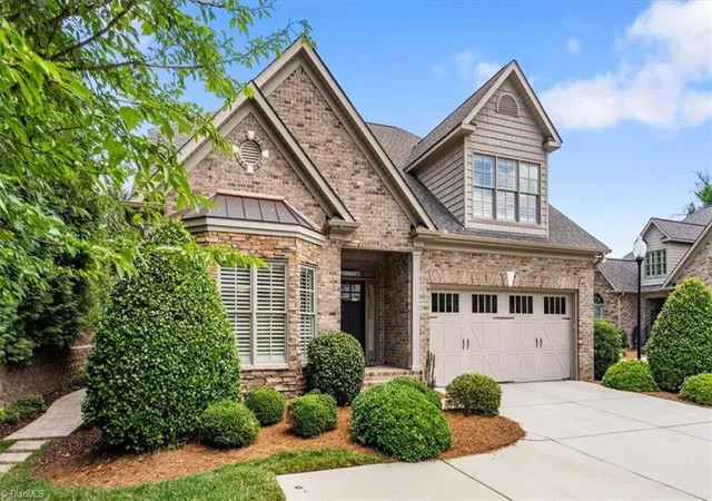 Photo 3 of Single family home for sale at 19 Blakeney Pl, Greensboro, NC 27408 | MLS# 1226717 | Listing updated on 2026-08-11